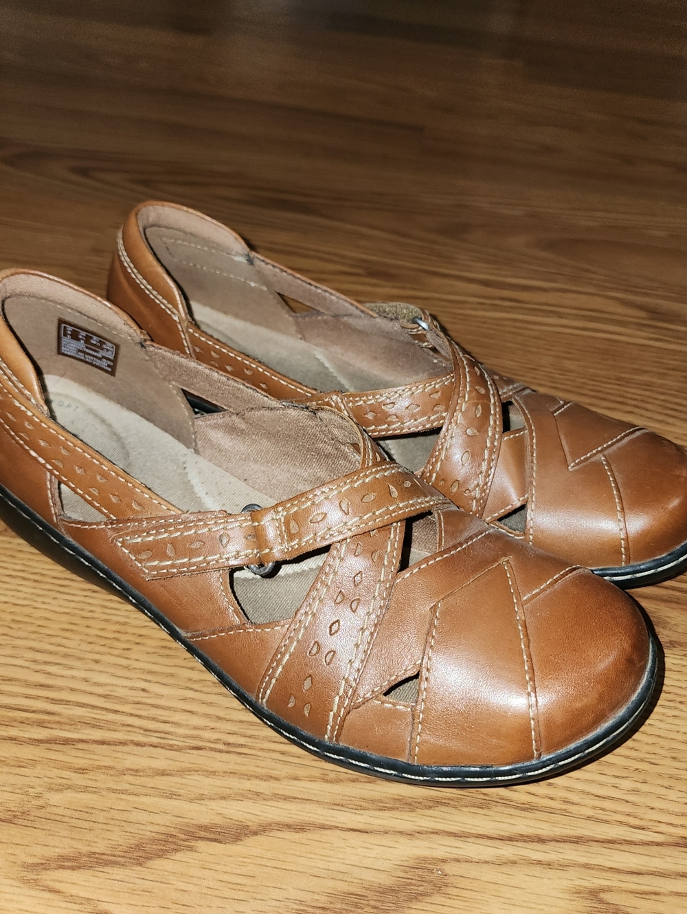 Clarks Bendables Ashland Spin Q Slip On Loafer Tan Womens 8.5 M Mary Jane Flats